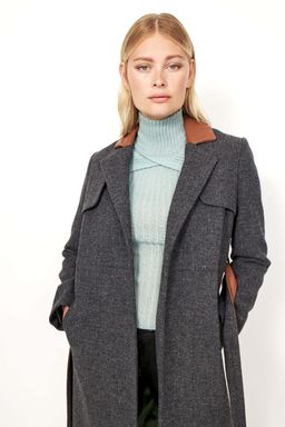circle supply sustainable fashion wool coat